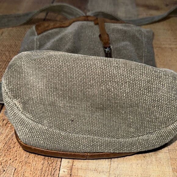 CarraigDonn Irish backpack Purse leather - Picture 7 of 15